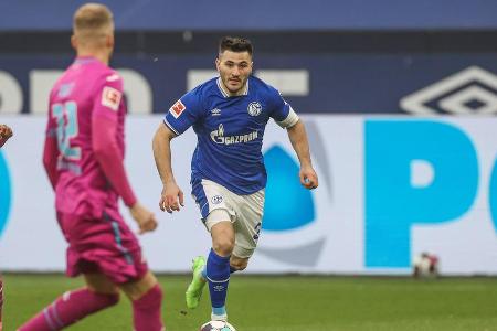 Wurde seltener defensiv gefordert als die meisten Kollegen, hinterließ aber einen anfälligen Eindruck. Konnte Durm mehrfach ...