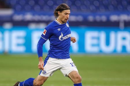 Fand defensiv ordentlich in die Partie und sammelte viele wichtige Ballgewinne im Mittelfeld. Machte das Spiel nach den Erob...