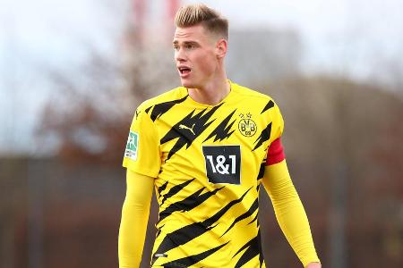 Durfte nach seinem Pokalauftritt in Braunschweig nun auch in der Bundesliga die ersten Minuten sammeln. Hätte beinahe mit se...