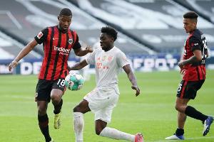 Bayern patzt beim Spitzenspiel in Frankfurt