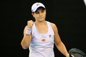 Barty startet furios - Asarenka nach Atemnot ausgeschieden