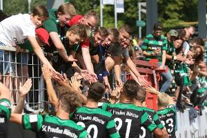 "Lautstarkes Signal" gegen Rassismus: Münster-Fans erhalten Fair Play Preis 2020