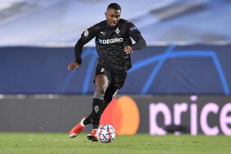 Kam nach einer Stunde über den insgesamt glücklosen Pléa. Agierte mit dem Ball durchaus mutig, fand aber zu selten Mitstreit...