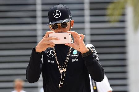 ... erst Ende Mai 2015 gaben Hamilton und Mercedes die Vertragsverlängerung bis 2018 bekannt. Zuvor verhandelten beide Parte...