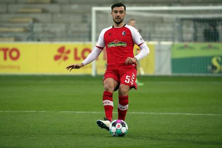 Sollte in den letzten Minuten die Defensive stabilisieren. Klärte noch drei Mal im Sechzehner und half so, das Ergebnis über...