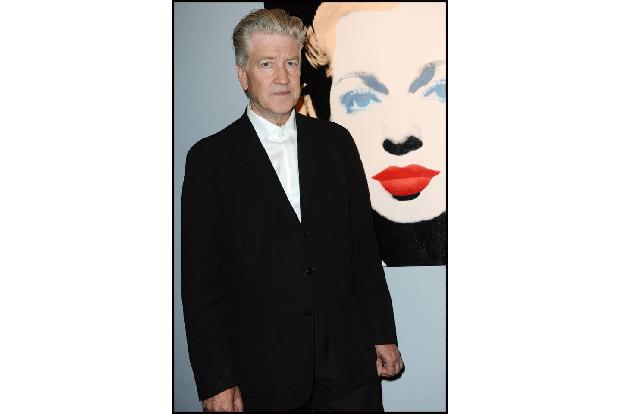 ...Lynch ab, warfen ihm vor, 'Twin Peaks' besudelt zu haben. In Hollywood wurde der Filmemacher zur persona non grata. Er na...