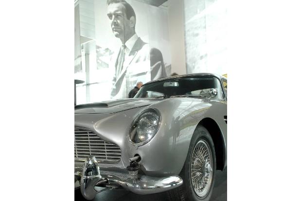 Andere Darsteller bereuen Einsätze, denen sie eigentlich alles verdanken, wie zum Beispiel Sean Connery. Der erste 007 hatte...