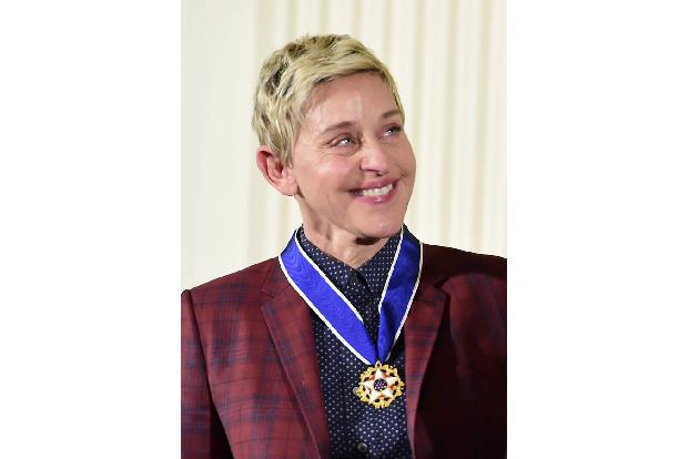 Auch Ellen DeGeneres bekam Spott ab, als sie auf Social Media behauptete, sich in einer ihrer Villen wie im Gefängnis zu füh...