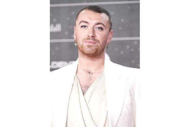 In der gleichen Garage parkte wohl auch Sam Smith, der heulend mit einem Foto auf Instagram darüber klagte, wie schrecklich ...