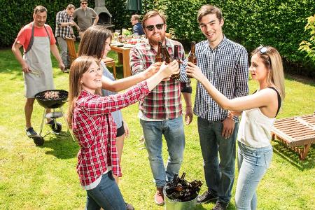 3_Party im Garten Fotolia_150706757_karepa.jpg