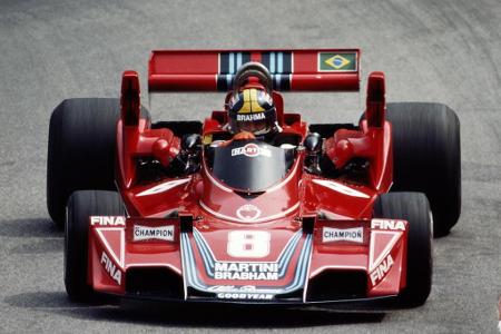 Wer sagt, dass eine Airbox immer über dem Piloten sitzen muss? Alfa Romeo zeigt 1976, dass es auch anders geht.