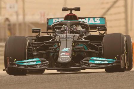 Kein wirkliches gutes Wochenende für Mercedes. Der W12 ist aus der Balance gekommen. Das durch die Regeländerung am Unterbod...