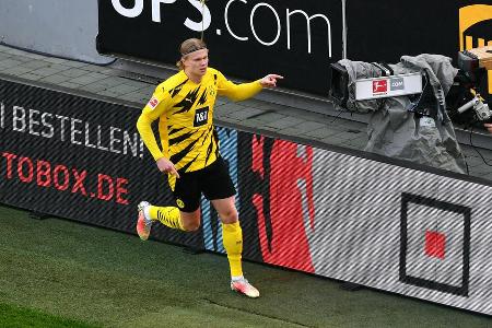 Behauptete sich früh gegen Meré und brachte den BVB in Führung (3.). Verzog danach aus vielversprechender Position (30.). Fo...