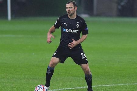 Agierte in den letzten Minuten in der Innenverteidigung, viel passierte nicht mehr.