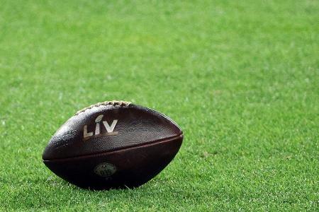 Chaka erste schwarze Schiedsrichterin in der NFL