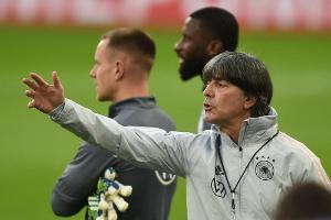 Pause für Neuer: Löw wechselt gegen Nordmazedonien die Torhüter