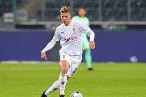 Gladbach verlängert mit Elvedi und Sippel