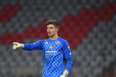 Mainzer Dahmen beim EM-Auftakt im Tor der U21