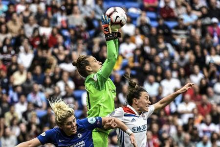 Nationaltorhüterin Berger pariert zwei Elfmeter: 