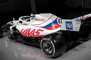 Neue Haas-Lackierung: Schumacher im Formel-1-Debütjahr in Rot-Blau-Weiß