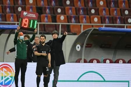 Löw denkt über personelle Wechsel nach