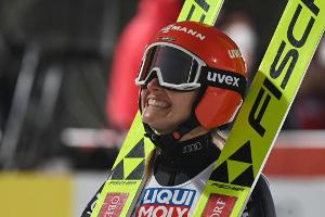 Skispringen: Starke Althaus Vierte in der Qualifikation