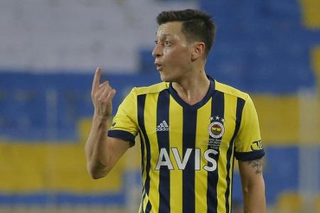Özil-Klub Fenerbahce feuert Trainer - Sportdirektor übernimmt