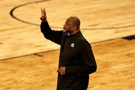 Knicks-Legende Ewing muss sich ausweisen: 