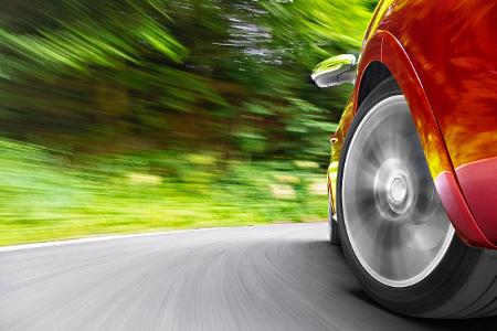 Auto mit Sommerreifen