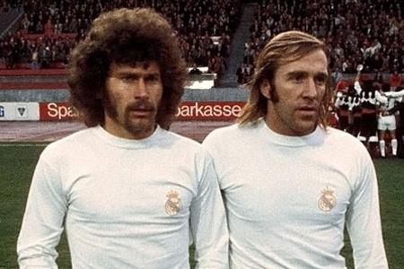 Noch zwei ganz hübsche Legionäre aus Deutschland: Paul Breitner (l.) und Günther Netzer trugen ebenfalls königliches Weiß