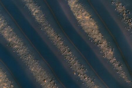 Lineare Dünen auf dem Mars