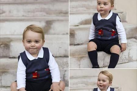 Der kleine Prinz George auf den Stufen des Kensington Palastes