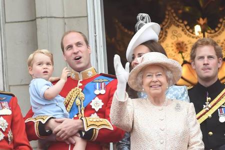 ...weiß Prinz George bereits, wie er die Herzen der Massen im Sturm erobern kann. Wir freuen uns schon jetzt auf all die wei...