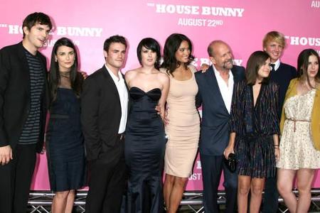 ....Promis sind echte Profis in Sachen Patchwork-Familie. Dazu zählen auch Bruce Willis und seine Ex-Frau Demi Moore. Trotz ...