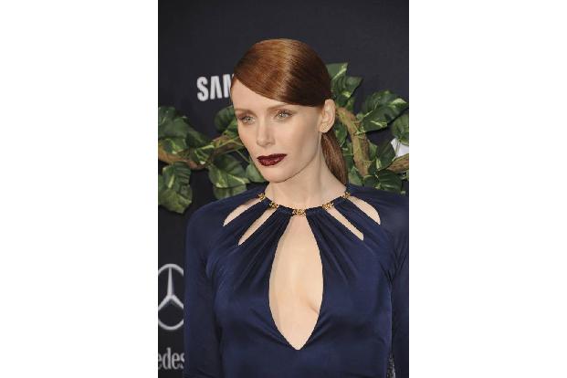 ...die gleiche Person handelt. Daher hat Bryce nun ein Video veröffentlicht, in dem sie singend mitteilt 