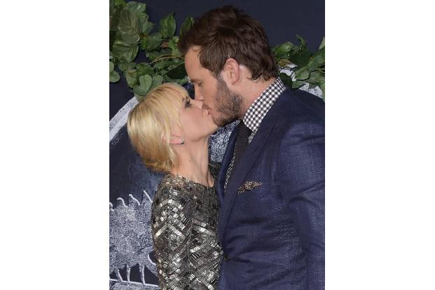 ...Standfestigkeit im heimischen Schlafzimmer durchaus zum Thema machen können. So ein roter Teppich kann auch ruhig mal als...