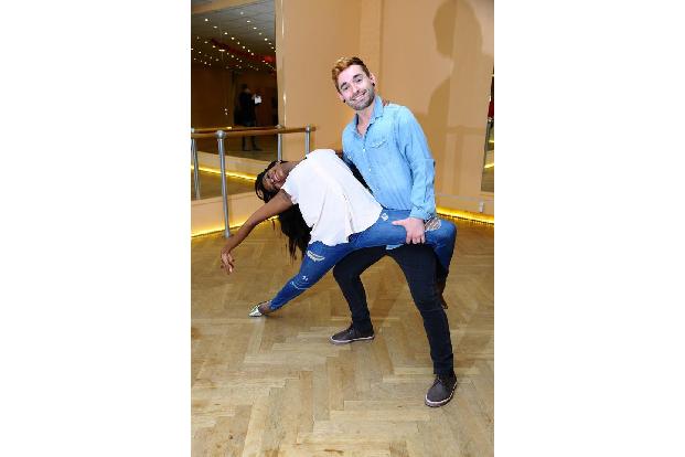 ...sie möchte wohl schon, dass ich ab der ersten Sendung richtig Gas gebe. Es soll schon nach was aussehen. Harte Arbeit loh...