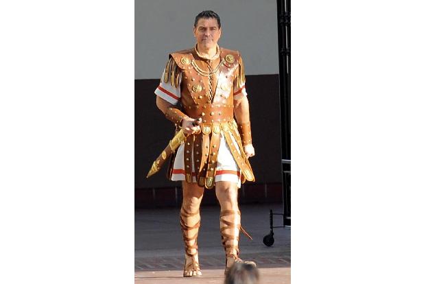 ...Ceasar-Darsteller George Clooney und dem extra für seine Rolle frisch...
