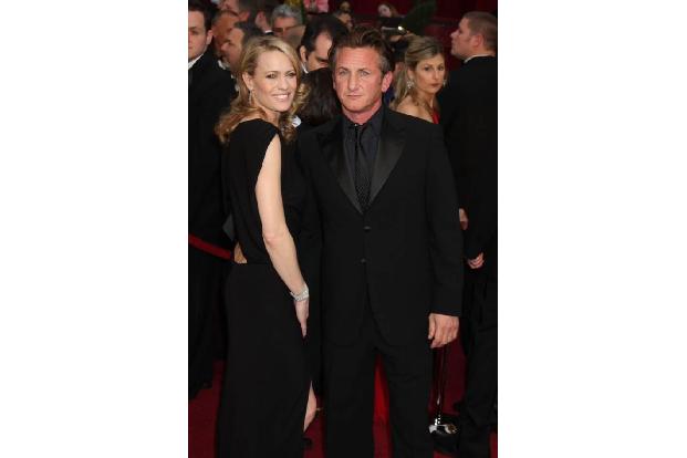 ...Robin Wright und Sean Penn - und ist ihren attraktiven Eltern wie aus dem Gesicht geschnitten. Die schönen blonden Haare ...