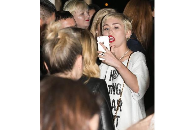 ...ganz gut funktioniert zu haben, wie der Gesichtsausdruck von Miley verrät. So gar kein Volltreffer war hingegen das...