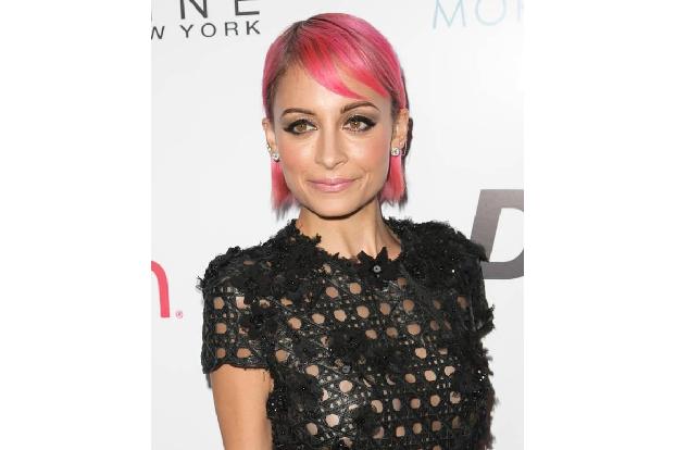 ...Nicole Richie nehmen sollen? Die bunte Mähne des It-Girls ist zwar auch nicht mehr en vogue, dafür zieht Frau Richie ihre...