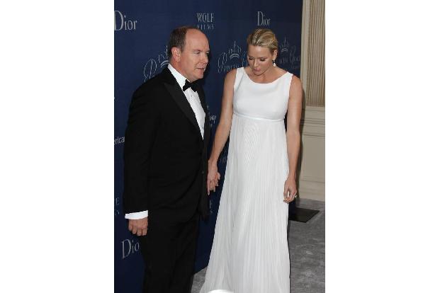 ...Ex-Profischwimmerin aus Südafrika wurde zusehends weicher, gelöster, ihre Gesichtszüge entspannter. Händchen halten bei s...