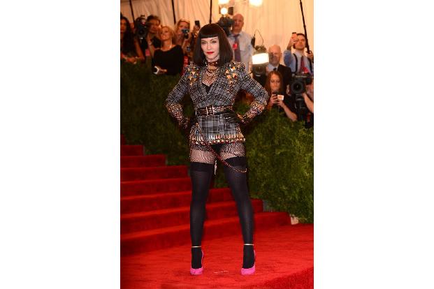 ...bieten. Auch für Madonna, die schon so einige Male zum Event geladen war - und gern und häufig wegen ihrer schrillen Outf...