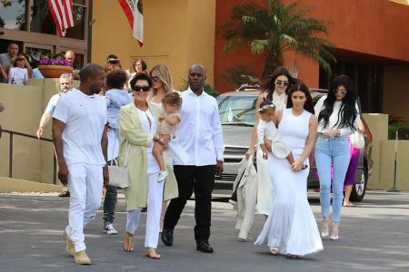 ...war beim familiären Kirchgang dann aber nichts mehr zu sehen. Doch zum Feiertag darf man sich natürlich auch mal schick m...