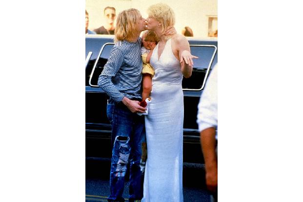 ...sie ihrem Vater, der starb, als sie gerade 19 Monate alt war, nie richtig verzeihen konnte. Vielleicht auch ein Grund, we...