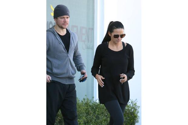 ...Wochen immer wieder: auf ins Fitnesscenter und dann ordentlich schwitzen für die Muckies. Und dabei fällt auf, dass Matt ...