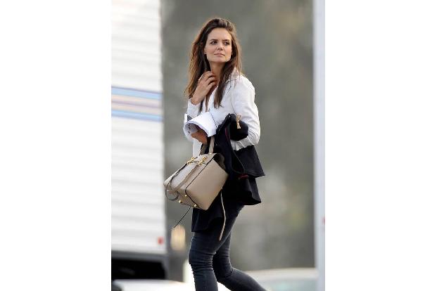 ...vielleicht doch ein bisschen viel auf einmal? Die Unsicherheit, Kritiker zu überzeugen, sieht man der 36-Jährigen auf jed...