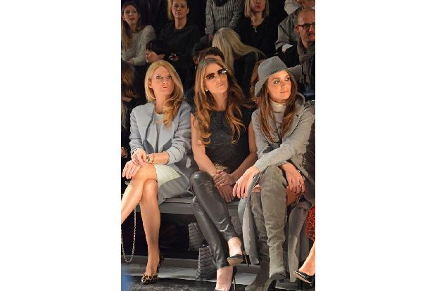 ...schneite sie in Berlin ein und nahm zusammen mit Liz Hurley in der ersten Reihe der Mercedes Benz Fashion Week Platz. Ihr...