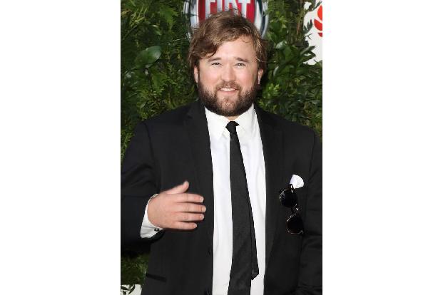 Nicht ganz rank und schlank, ziemlich bärtig und dennoch irgendwie kindlich - so sieht Haley Joel Osment heute aus. Erstaunl...