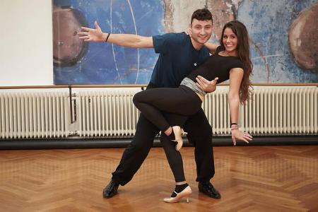 ...die anderen Figuren mit Tanzpartner Robert Beitsch können sich schon sehen lassen. Es wirkt nicht so, als würde sich die ...